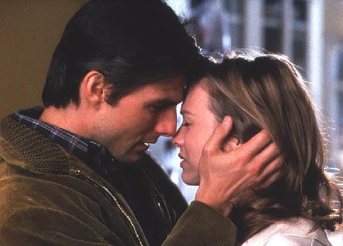 Jerry Maguire (Tom Cruise) và Dorothy Boyd (Renee Zellweger) trong phim "Jerry Maguire" và nụ hôn này được xếp Top 10 những nụ hôn đẹp nhất trên màn ảnh rộng.